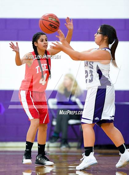 Thumbnail 2 in Lee Vining @ Yerington photogallery.