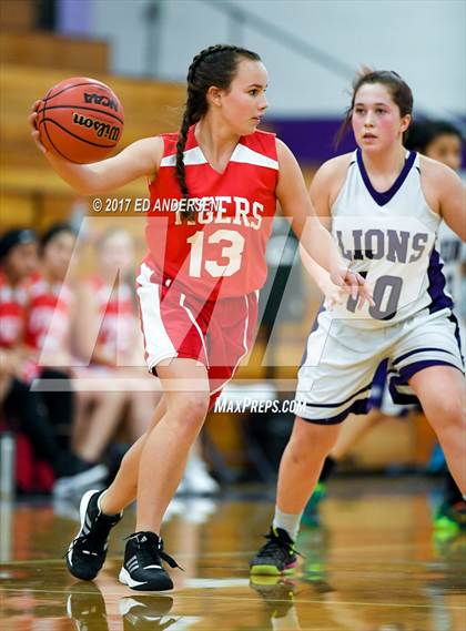 Thumbnail 1 in Lee Vining @ Yerington photogallery.
