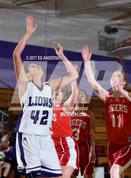 Thumbnail 3 in Lee Vining @ Yerington photogallery.