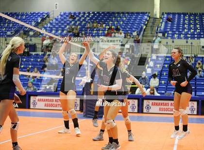 Thumbnail 1 in Fayetteville vs. Southside (AAA 6A State Final) photogallery.
