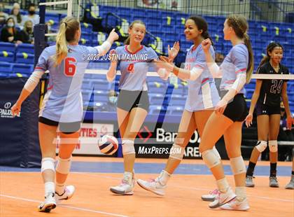 Thumbnail 2 in Fayetteville vs. Southside (AAA 6A State Final) photogallery.