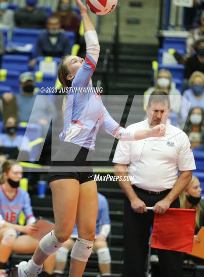 Thumbnail 2 in Fayetteville vs. Southside (AAA 6A State Final) photogallery.