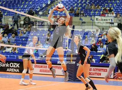 Thumbnail 2 in Fayetteville vs. Southside (AAA 6A State Final) photogallery.