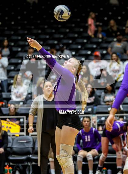 Thumbnail 2 in Wink vs. Thrall (UIL Volleyball 2A Semi-Finals)  photogallery.