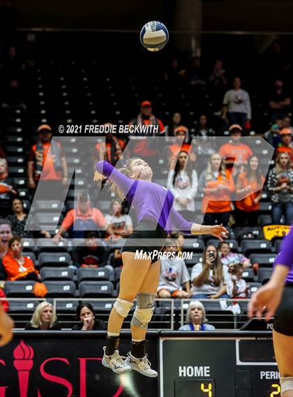 Thumbnail 2 in Wink vs. Thrall (UIL Volleyball 2A Semi-Finals)  photogallery.
