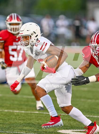 Thumbnail 1 in Veterans @ Warner Robins (Scrimmage) photogallery.