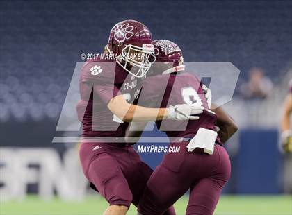 Thumbnail 3 in Cy-Fair vs. Westlake (UIL 6a DII State Semi Final Playoffs) photogallery.