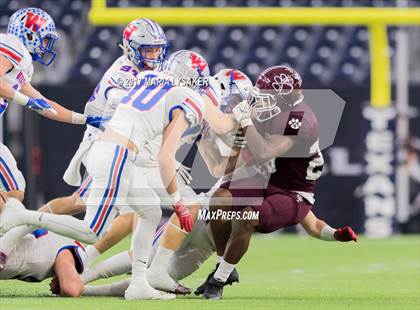 Thumbnail 3 in Cy-Fair vs. Westlake (UIL 6a DII State Semi Final Playoffs) photogallery.