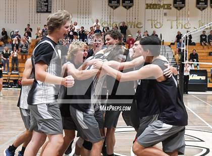 Thumbnail 3 in Douglas County vs. Legend (CHSAA 5A State Final) photogallery.