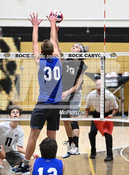 Thumbnail 3 in Douglas County vs. Legend (CHSAA 5A State Final) photogallery.
