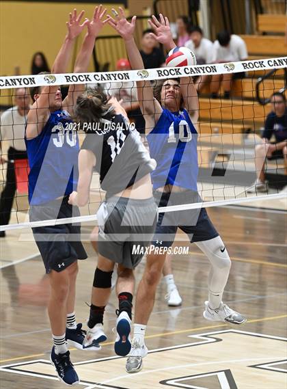 Thumbnail 2 in Douglas County vs. Legend (CHSAA 5A State Final) photogallery.