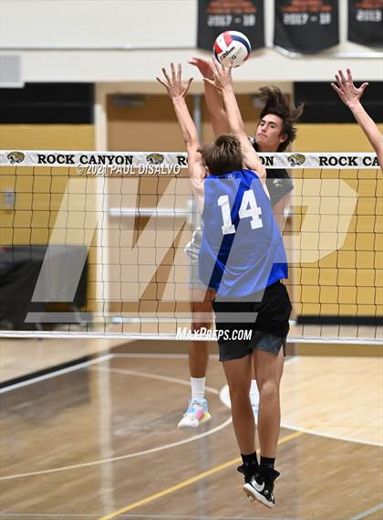 Thumbnail 2 in Douglas County vs. Legend (CHSAA 5A State Final) photogallery.