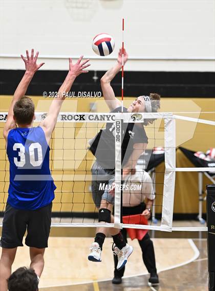 Thumbnail 1 in Douglas County vs. Legend (CHSAA 5A State Final) photogallery.