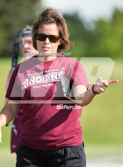 Thumbnail 3 in Cheyenne Mountain vs Regis Jesuit photogallery.