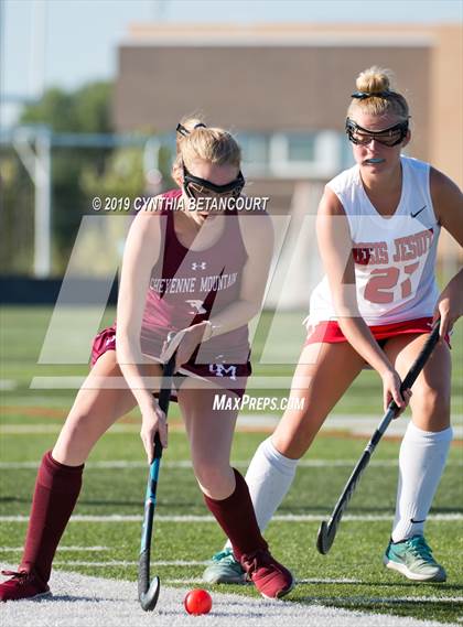 Thumbnail 2 in Cheyenne Mountain vs Regis Jesuit photogallery.