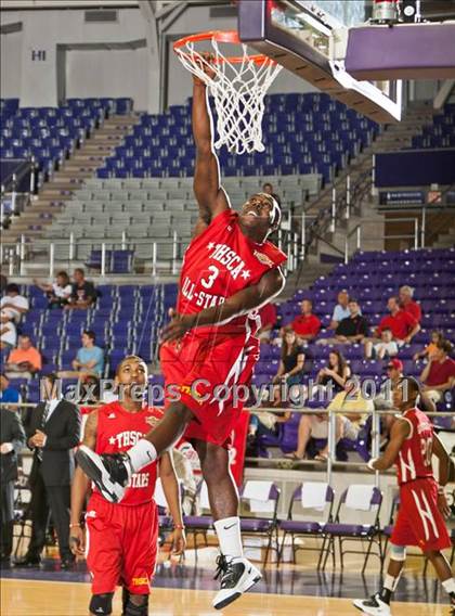Thumbnail 2 in THSCA All-Star Basketball Game (North vs. South) photogallery.
