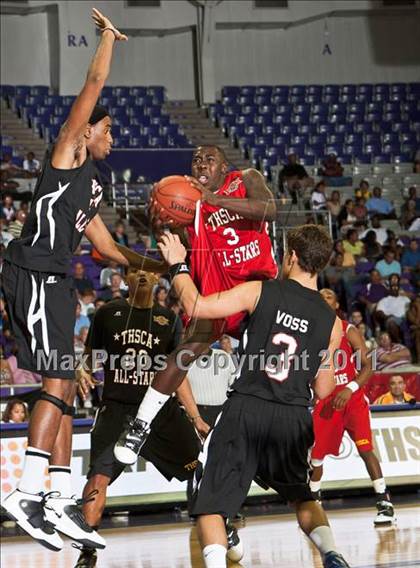 Thumbnail 2 in THSCA All-Star Basketball Game (North vs. South) photogallery.