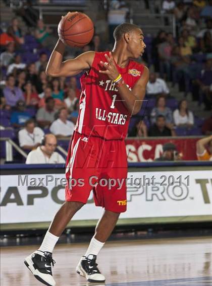 Thumbnail 2 in THSCA All-Star Basketball Game (North vs. South) photogallery.