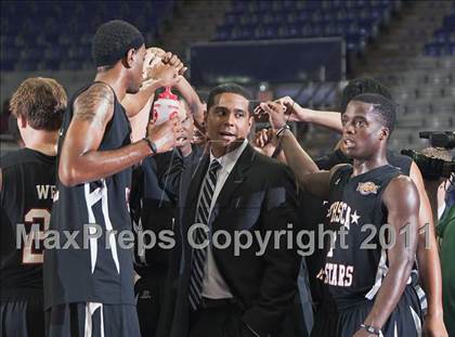 Thumbnail 1 in THSCA All-Star Basketball Game (North vs. South) photogallery.
