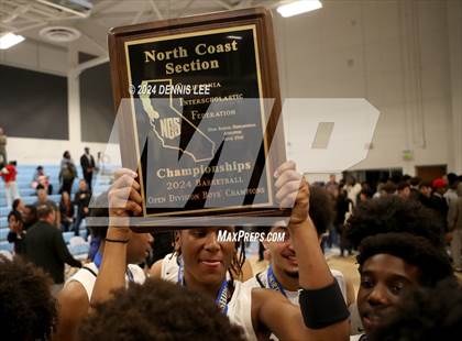 Thumbnail 3 in Salesian College Preparatory vs. De La Salle (CIF NCS Open Final) photogallery.