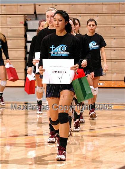 Thumbnail 2 in Tri-City Christian vs. Branson (CIF D5 State Final) photogallery.