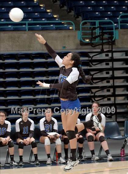 Thumbnail 2 in Tri-City Christian vs. Branson (CIF D5 State Final) photogallery.