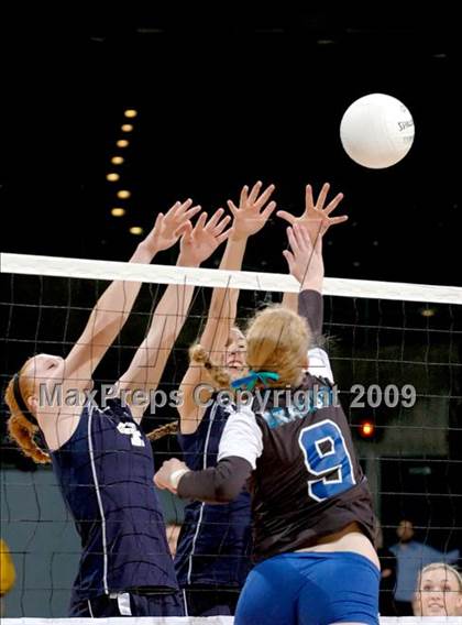Thumbnail 1 in Tri-City Christian vs. Branson (CIF D5 State Final) photogallery.