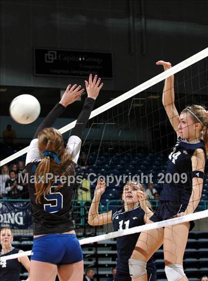 Thumbnail 3 in Tri-City Christian vs. Branson (CIF D5 State Final) photogallery.