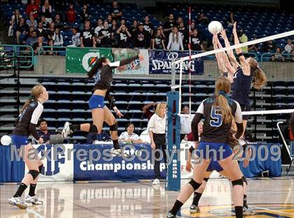Thumbnail 1 in Tri-City Christian vs. Branson (CIF D5 State Final) photogallery.