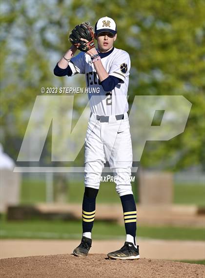 Thumbnail 1 in Waubonsie Valley @ Neuqua Valley photogallery.