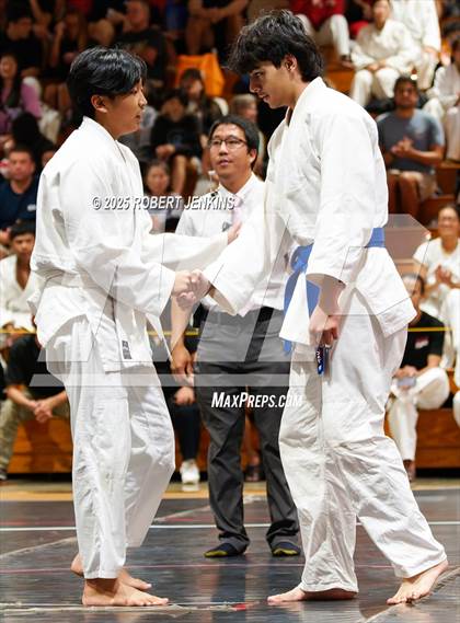 Thumbnail 1 in OIA Eastern Division Championship photogallery.