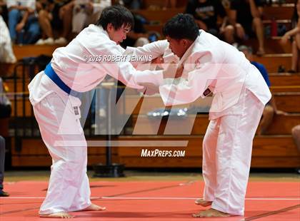 Thumbnail 2 in OIA Eastern Division Championship photogallery.