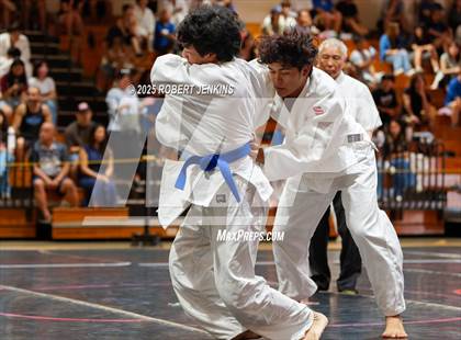 Thumbnail 1 in OIA Eastern Division Championship photogallery.
