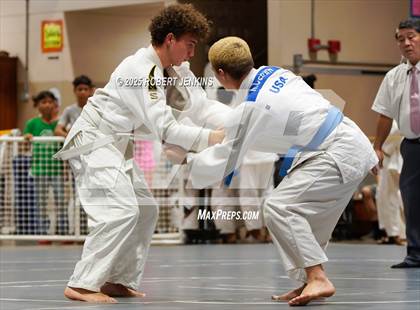 Thumbnail 3 in OIA Eastern Division Championship photogallery.