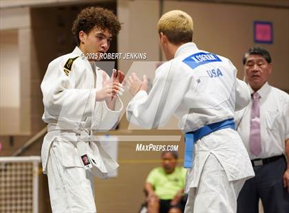 Thumbnail 2 in OIA Eastern Division Championship photogallery.