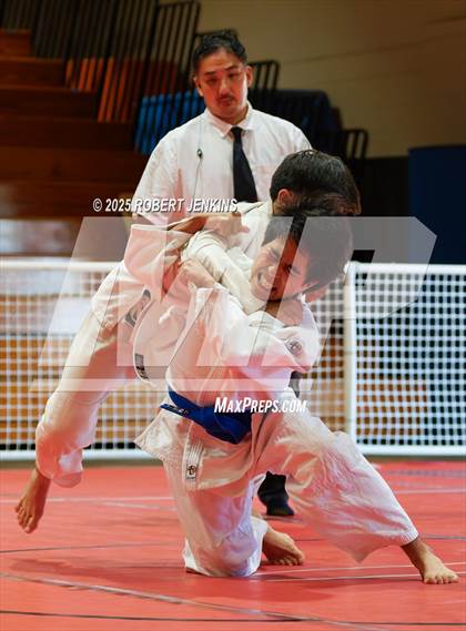 Thumbnail 1 in OIA Eastern Division Championship photogallery.