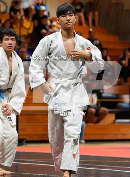 Thumbnail 2 in OIA Eastern Division Championship photogallery.
