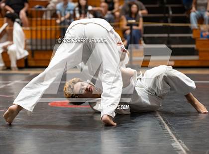 Thumbnail 2 in OIA Eastern Division Championship photogallery.