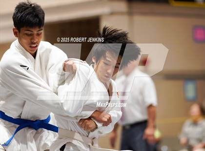 Thumbnail 2 in OIA Eastern Division Championship photogallery.