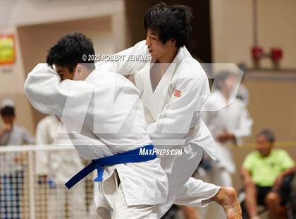 Thumbnail 3 in OIA Eastern Division Championship photogallery.