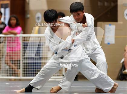Thumbnail 3 in OIA Eastern Division Championship photogallery.