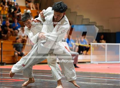 Thumbnail 3 in OIA Eastern Division Championship photogallery.