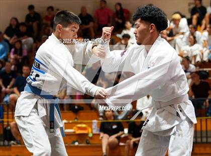 Thumbnail 3 in OIA Eastern Division Championship photogallery.