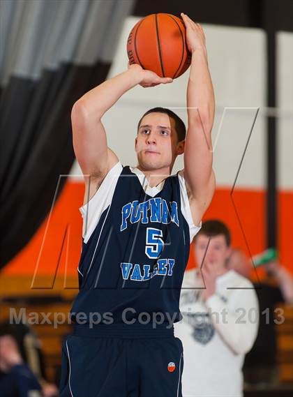 Thumbnail 3 in Putnam Valley vs. Pawling photogallery.