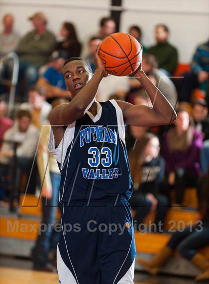 Thumbnail 2 in Putnam Valley vs. Pawling photogallery.