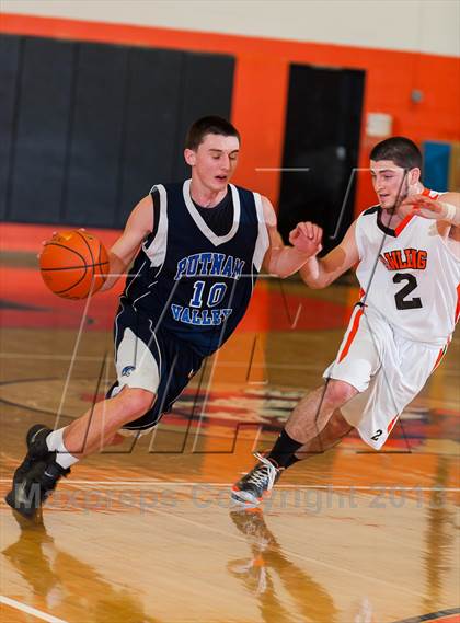 Thumbnail 1 in Putnam Valley vs. Pawling photogallery.