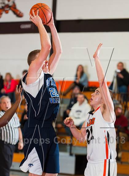 Thumbnail 3 in Putnam Valley vs. Pawling photogallery.