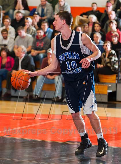 Thumbnail 1 in Putnam Valley vs. Pawling photogallery.