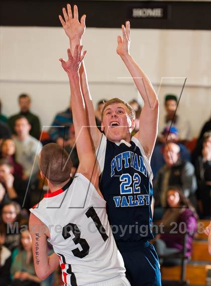 Thumbnail 3 in Putnam Valley vs. Pawling photogallery.