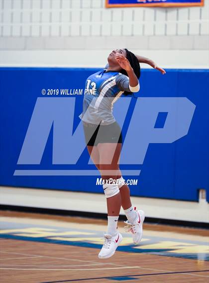 Thumbnail 2 in Millbrook vs. Burke Catholic (Section 9 Class C Final) photogallery.